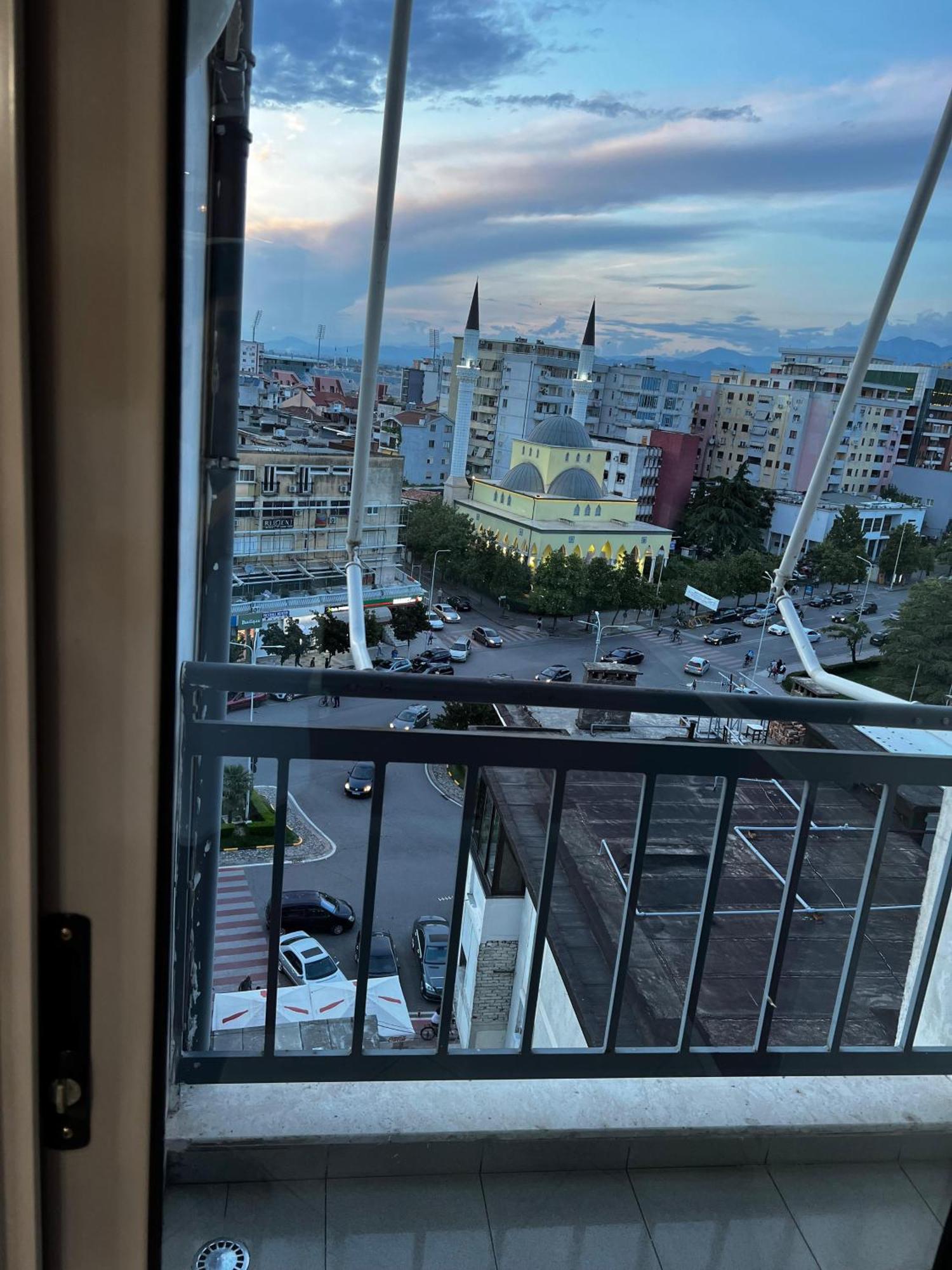 Amy'S Luxury Appartment Shkoder Ngoại thất bức ảnh